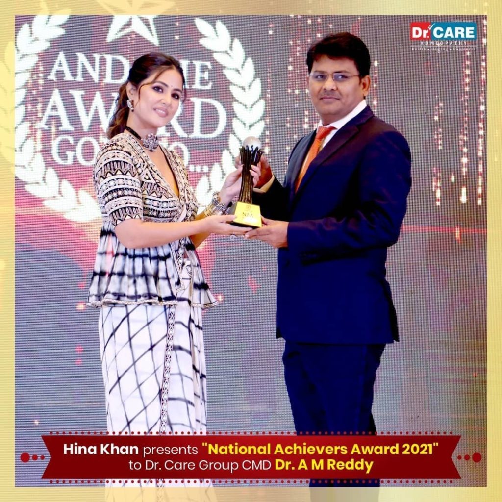 Hina Khan entregó el Premio Nacional de Triunfadores 2021 al Dr. Care Group CMD, Dr. AM Reddy